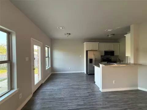 Living - 1023 Baker Ln, Mabank, TX 75147 photo 1 of 2