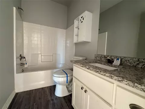 Bath - 1023 Baker Ln, Mabank, TX 75147 photo 1 of 2