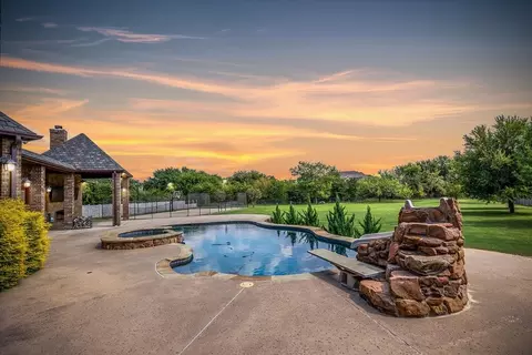 7909 Bella Flora Dr, Fort Worth, TX 76126