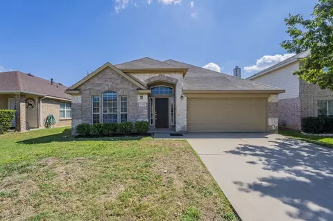 11153 Boulder Ridge Dr, Fort Worth, TX 76140
