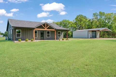 302 County Road 43830, Paris, TX 75462