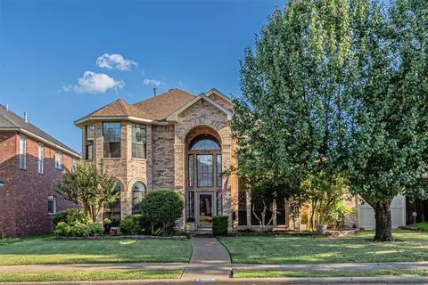 8902 Clearlake Dr, Rowlett, TX 75088