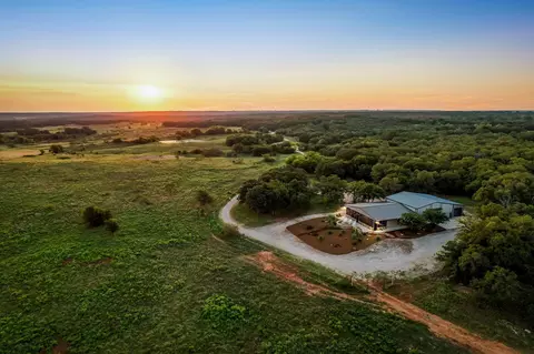 3773 Cottonwood Creek Rd, Saint Jo, TX 76265