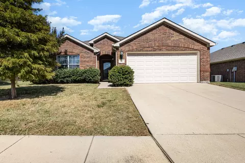 901 Mazatlan Ct, Arlington, TX 76002