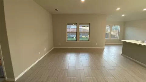 Living - 537 Marsh St, Cleburne, TX 76033 photo 2 of 2