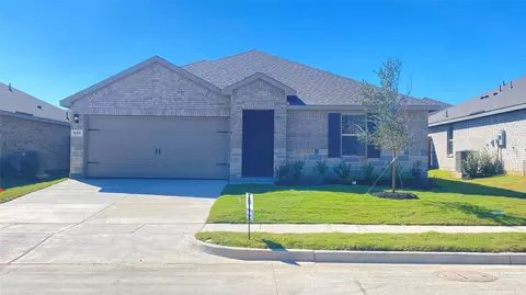 537 Marsh St, Cleburne, TX 76033