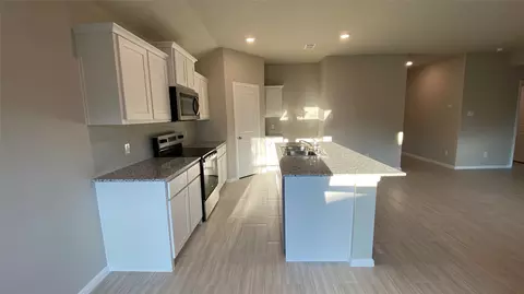 Kitchen - 537 Marsh St, Cleburne, TX 76033 photo 2 of 2