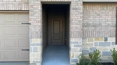 Entry Way - 537 Marsh St, Cleburne, TX 76033 photo 1 of 2