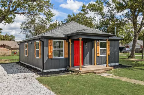 707 S Catherine St, Terrell, TX 75160
