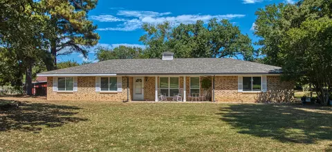 1204 Honeysuckle Dr, Keene, TX 76059