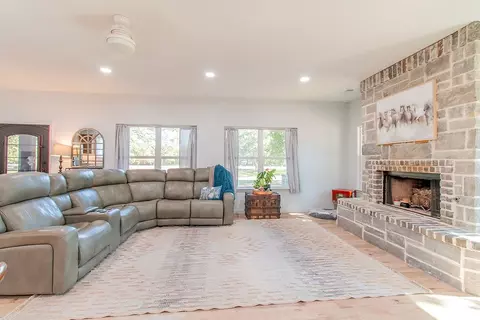 Living - 280 Lanier Rd, Combine, TX 75159 photo 4 of 6