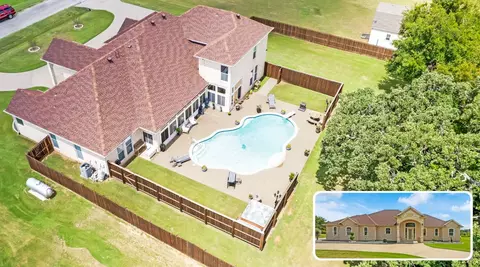 3203 Walnut Creek Pkwy, Granbury, TX 76049