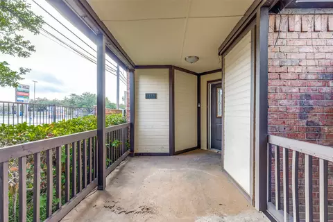 3148 Royal Gable Dr, Dallas, TX 75229