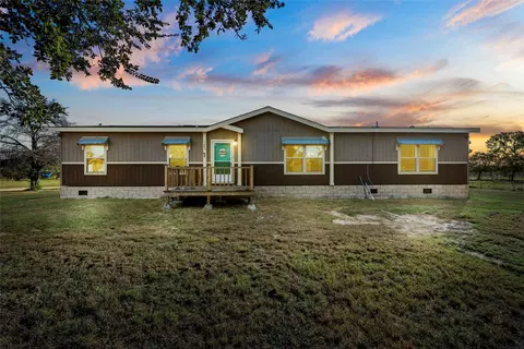 1605 Cloverleaf Rd, Bellmead, TX 76705