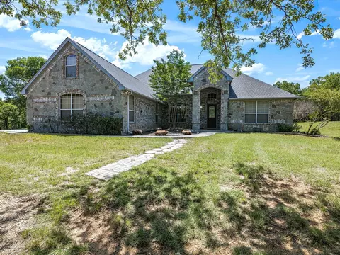 600 County Road 1790, Sunset, TX 76270