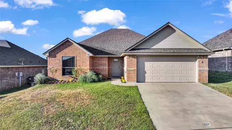 1017 Inverness Dr, Weatherford, TX 76086