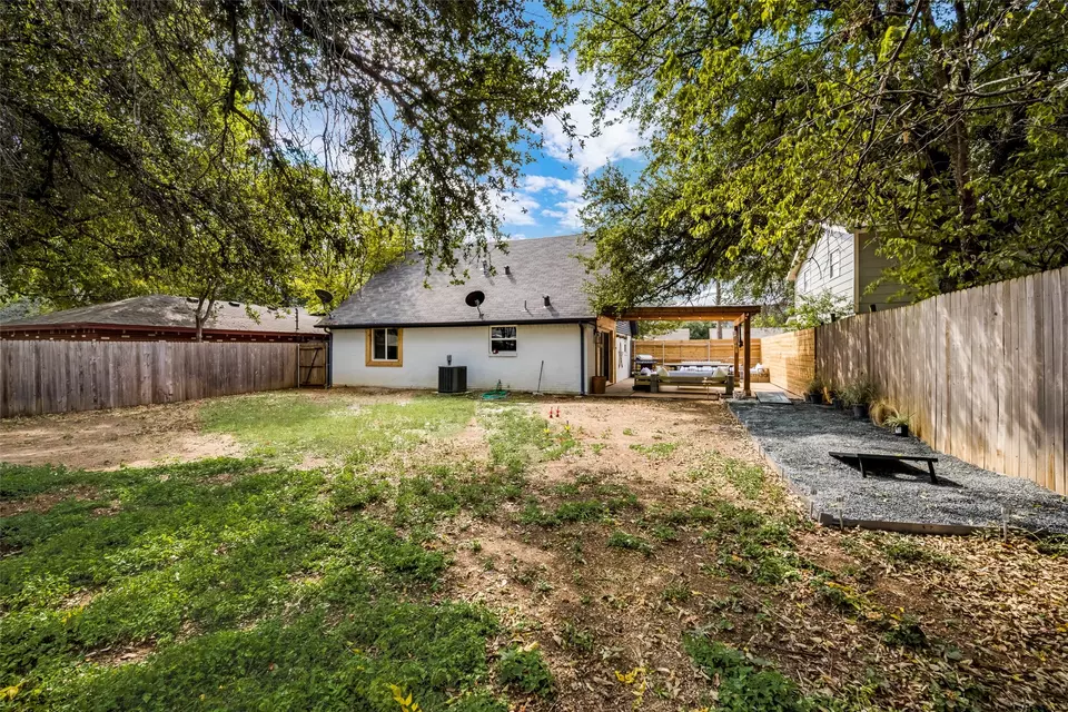 Exterior - 1201 Woodbrook St, Arlington, TX 76011 photo 6 of 7