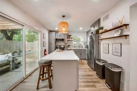 Kitchen - 1201 Woodbrook St, Arlington, TX 76011 photo 1 of 5