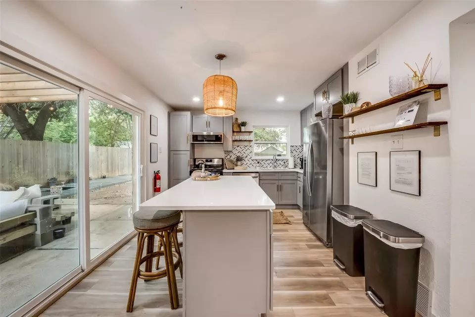 Kitchen - 1201 Woodbrook St, Arlington, TX 76011 photo 1 of 5