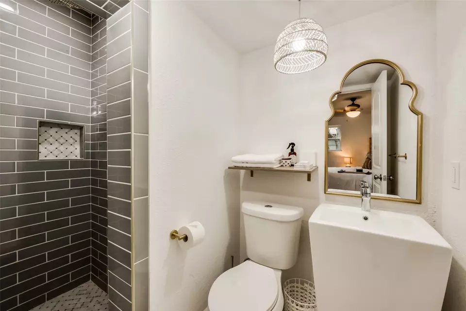 Bath - 1201 Woodbrook St, Arlington, TX 76011 photo 2 of 2