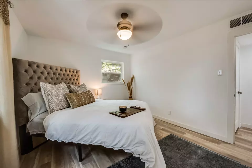 Bedroom - 1201 Woodbrook St, Arlington, TX 76011 photo 5 of 6