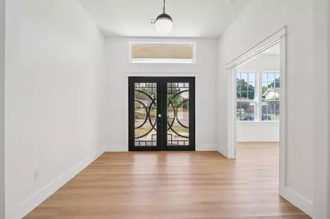 Entry Way - 1810 Kynette Dr, Euless, TX 76040 photo 1 of 3