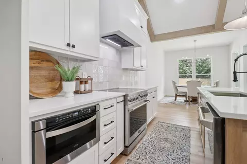 Kitchen - 1810 Kynette Dr, Euless, TX 76040 photo 3 of 5