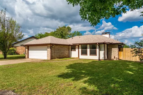 3401 S Carolina Dr, Sherman, TX 75090