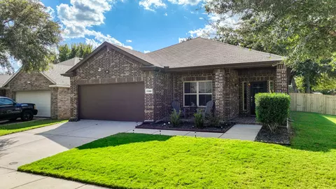 1100 New Meadow Dr, Azle, TX 76020