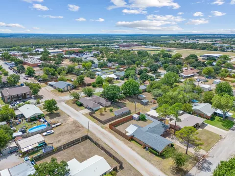 View/Area - 1402 Simms Ave, Cisco, TX 76437 photo 4 of 5