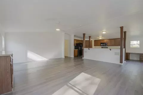 517 Pine St, Seven Points, TX 75143 photo 6