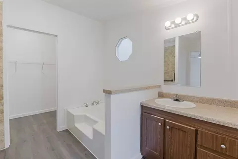 517 Pine St, Seven Points, TX 75143 photo 17