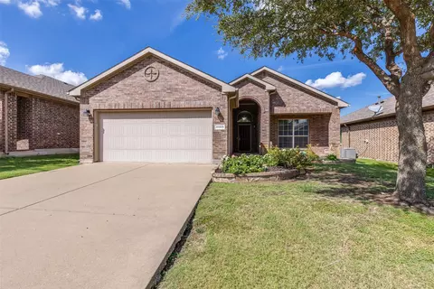 3025 Beaver Creek Dr, Fort Worth, TX 76177
