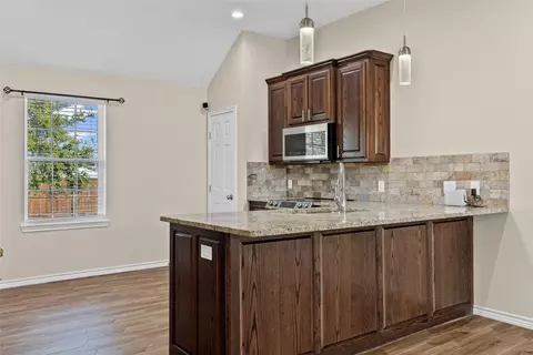 2910 Monroe St, Commerce, TX 75428 photo 5