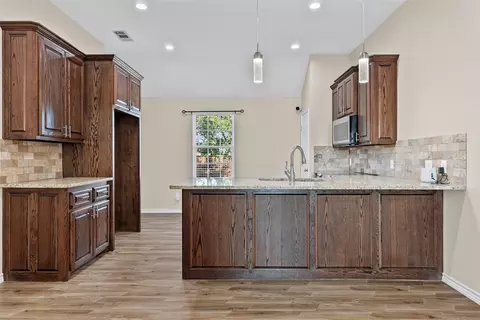 2910 Monroe St, Commerce, TX 75428 photo 9