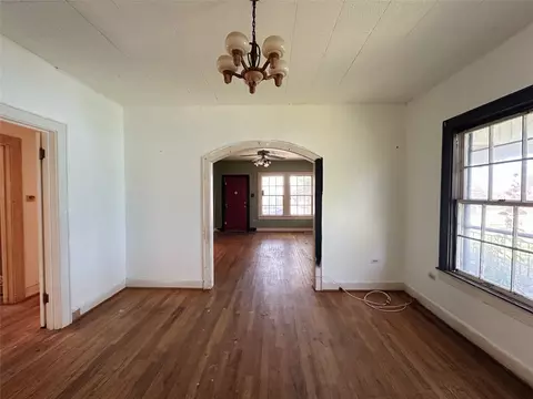 Living - 2412 Summer Ave, Waco, TX 76708 photo 6 of 9