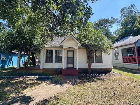 Exterior - 2412 Summer Ave, Waco, TX 76708 photo 2 of 4