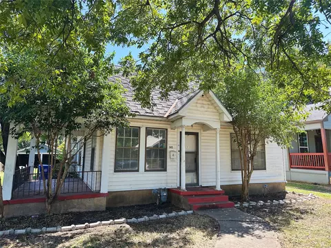 Exterior - 2412 Summer Ave, Waco, TX 76708 photo 3 of 4