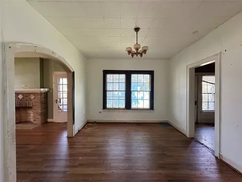 Living - 2412 Summer Ave, Waco, TX 76708 photo 5 of 9