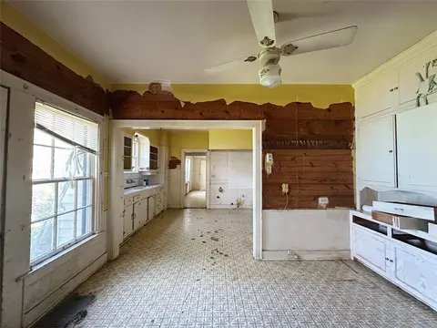 Entry Way - 2412 Summer Ave, Waco, TX 76708 photo 1 of 2
