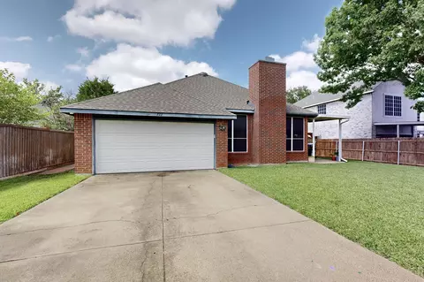 Exterior - 722 Sumner Dr, Mesquite, TX 75149 photo 5 of 6