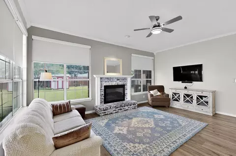 Living - 722 Sumner Dr, Mesquite, TX 75149 photo 1 of 1