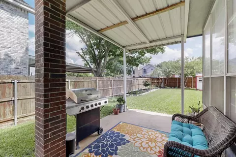 Exterior - 722 Sumner Dr, Mesquite, TX 75149 photo 2 of 6