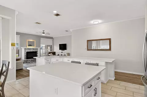Kitchen - 722 Sumner Dr, Mesquite, TX 75149 photo 6 of 7