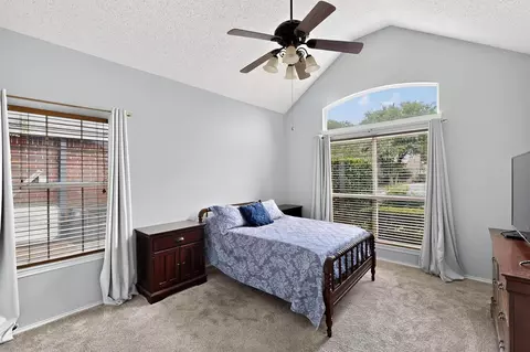 Bedroom - 722 Sumner Dr, Mesquite, TX 75149 photo 6 of 9