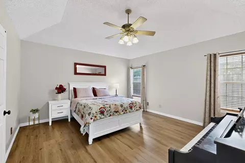 Bedroom - 722 Sumner Dr, Mesquite, TX 75149 photo 3 of 9