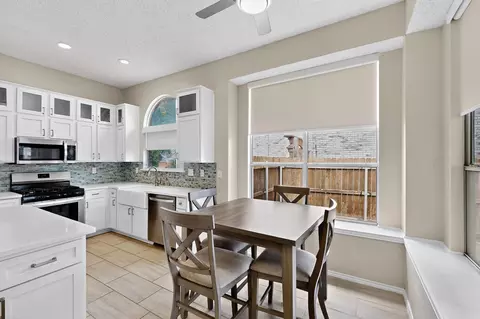Kitchen - 722 Sumner Dr, Mesquite, TX 75149 photo 2 of 7