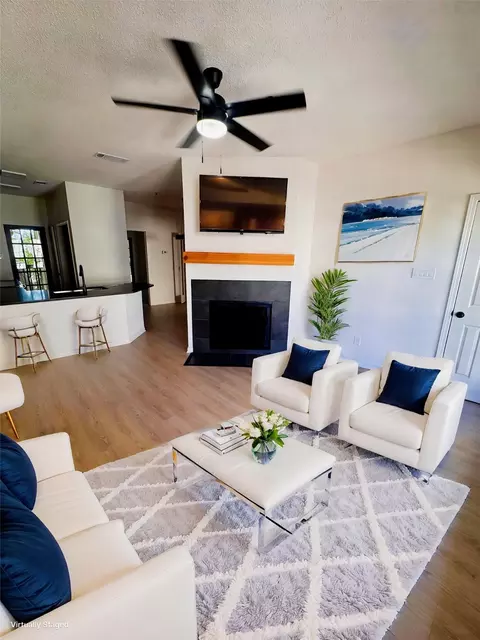 4800 W Lovers Ln #212, Dallas, TX 75209
