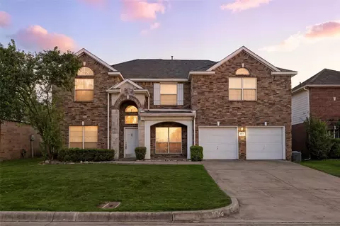 5317 Summer Meadows Dr, Fort Worth, TX 76123