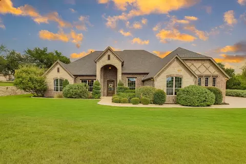 2104 Darby Dan Ct, Granbury, TX 76049